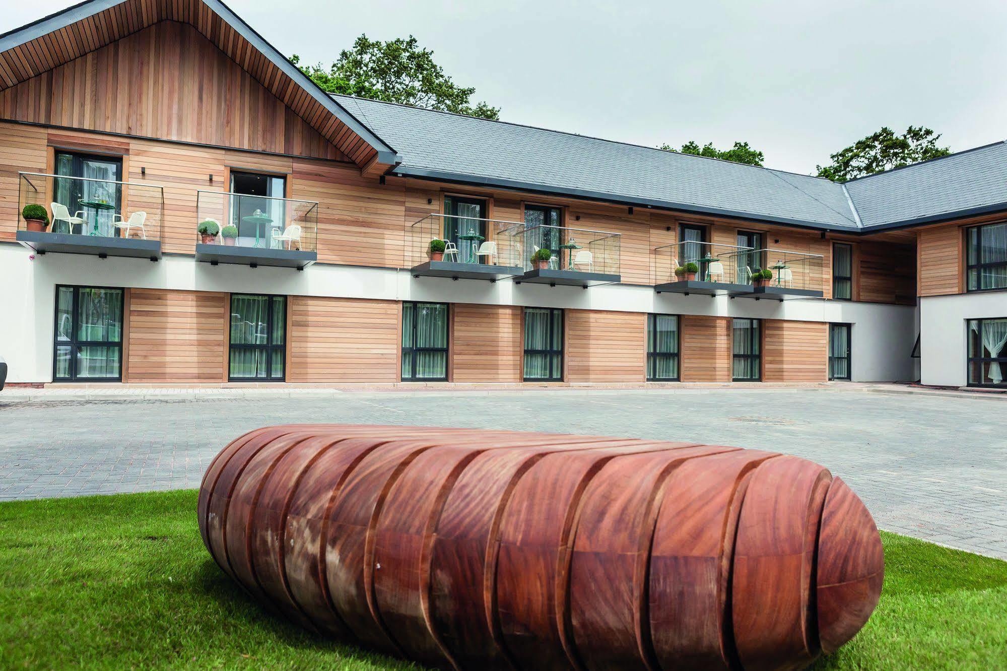 Lodge At Solent Fareham Exterior photo